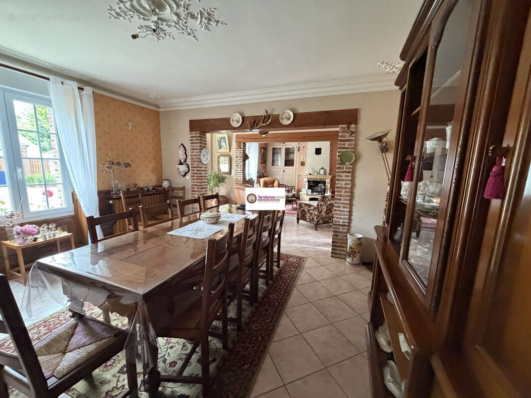 Maison à LE MELE-SUR-SARTHE
