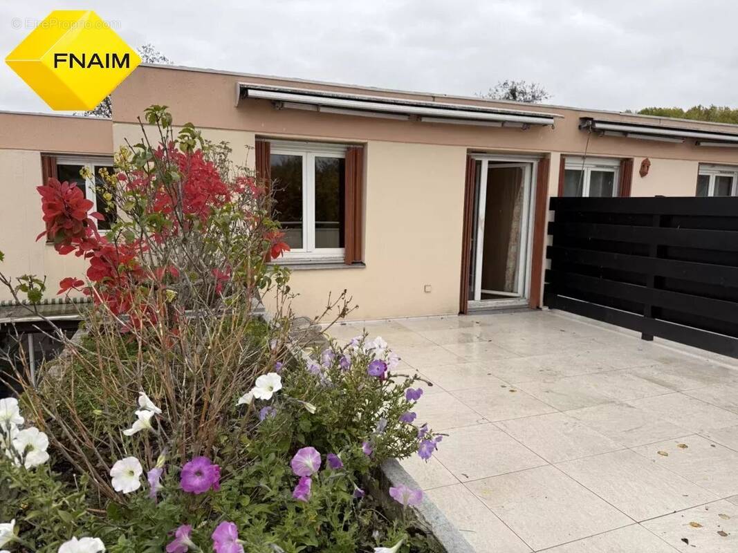 Appartement à SAULX-LES-CHARTREUX