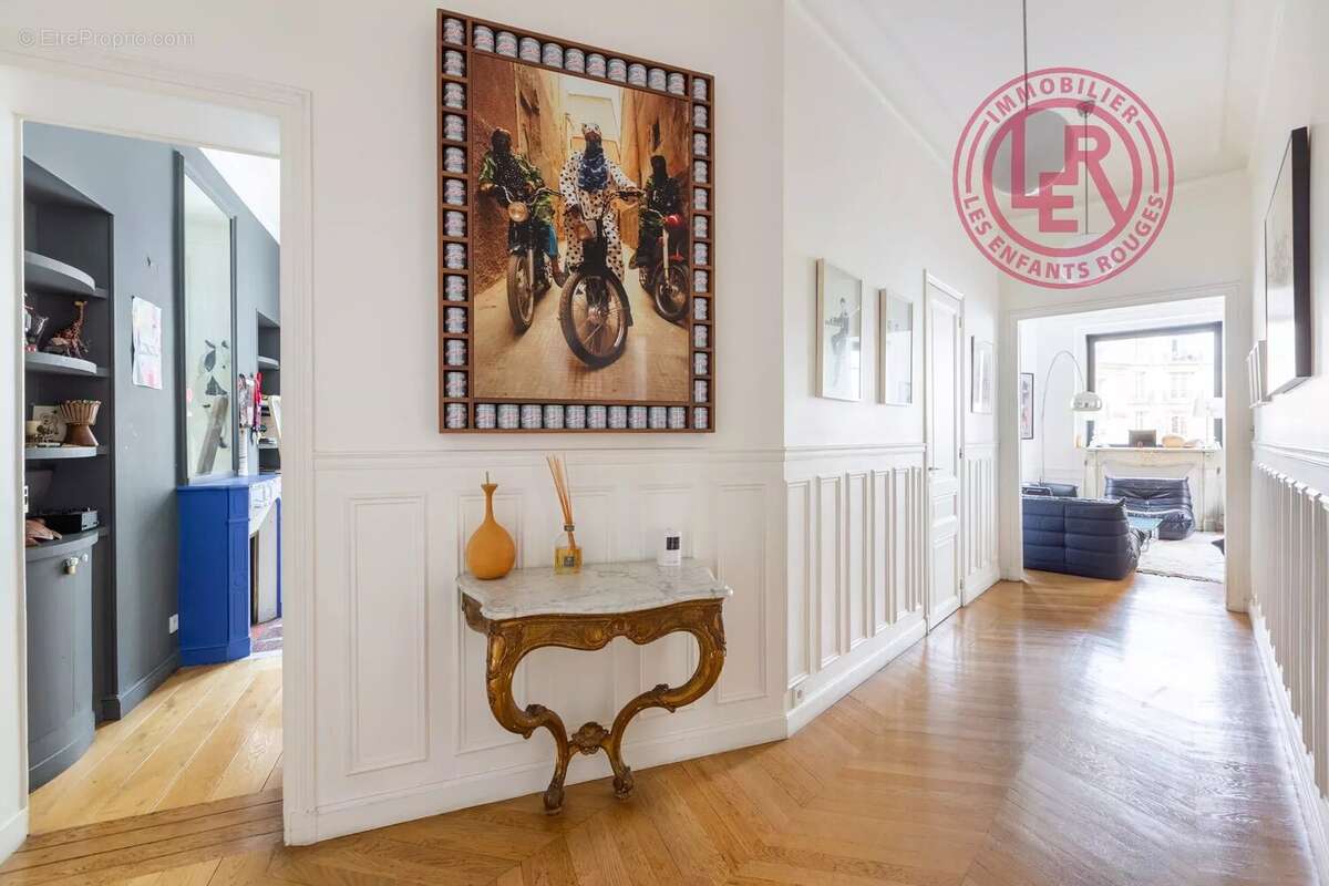 Appartement à PARIS-16E