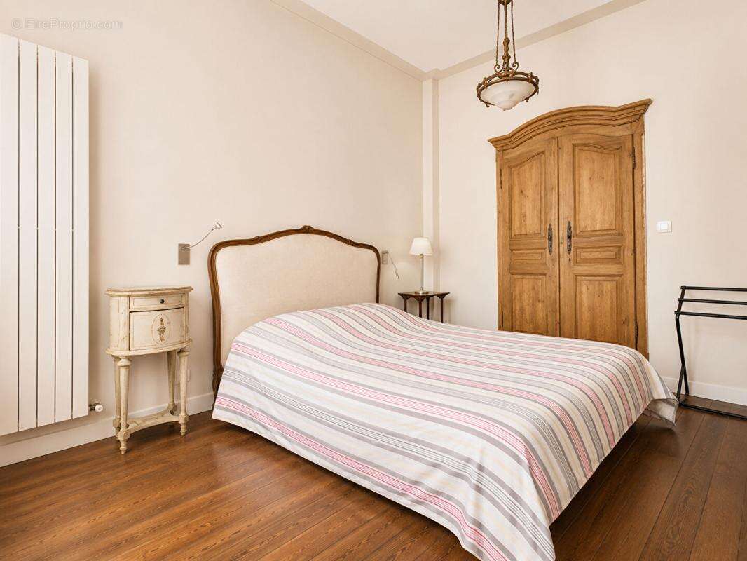 Vente T4 100m2 BORDEAUX (33000) - photo 4