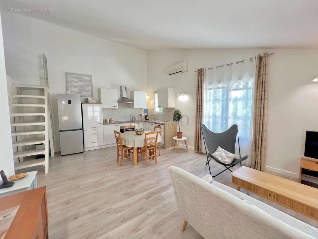Appartement à FREJUS