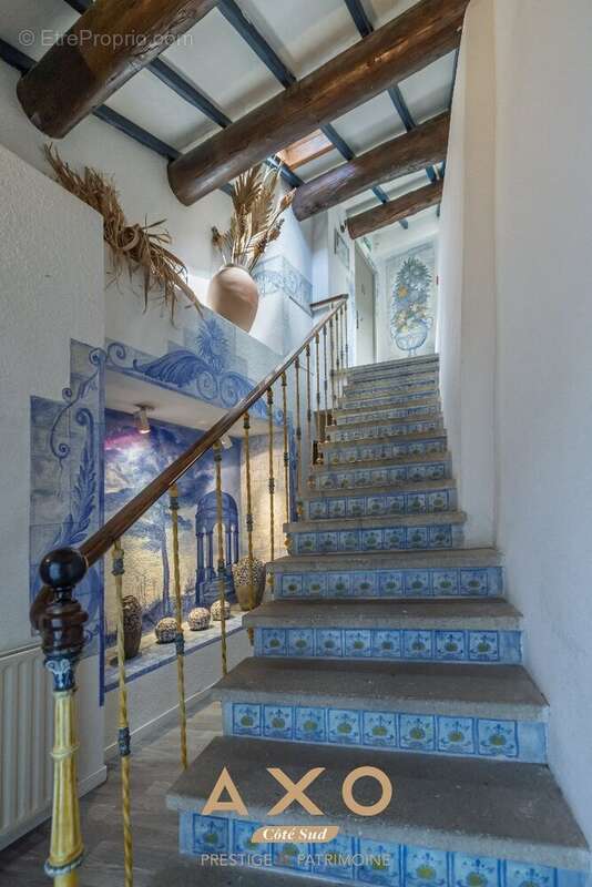 Maison à COLLIAS
