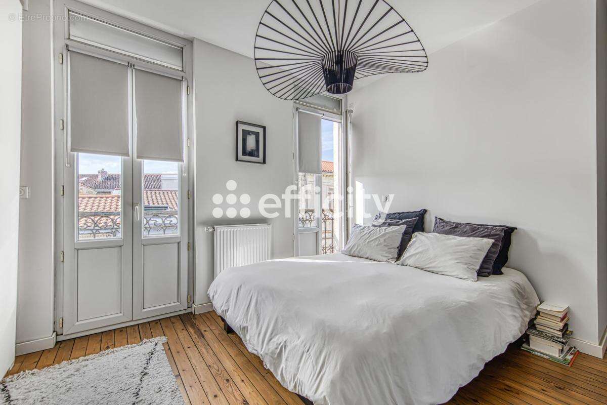 Maison 104 m² à Talence  - photo 8