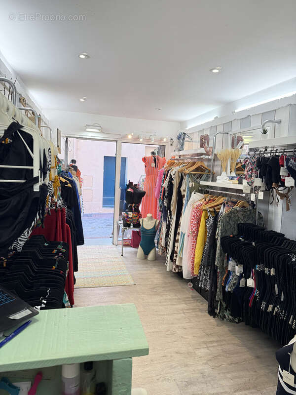 Commerce à SANARY-SUR-MER