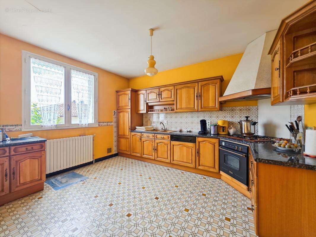 Maison 170 m² à Colayrac-Saint-Cirq  - photo 2