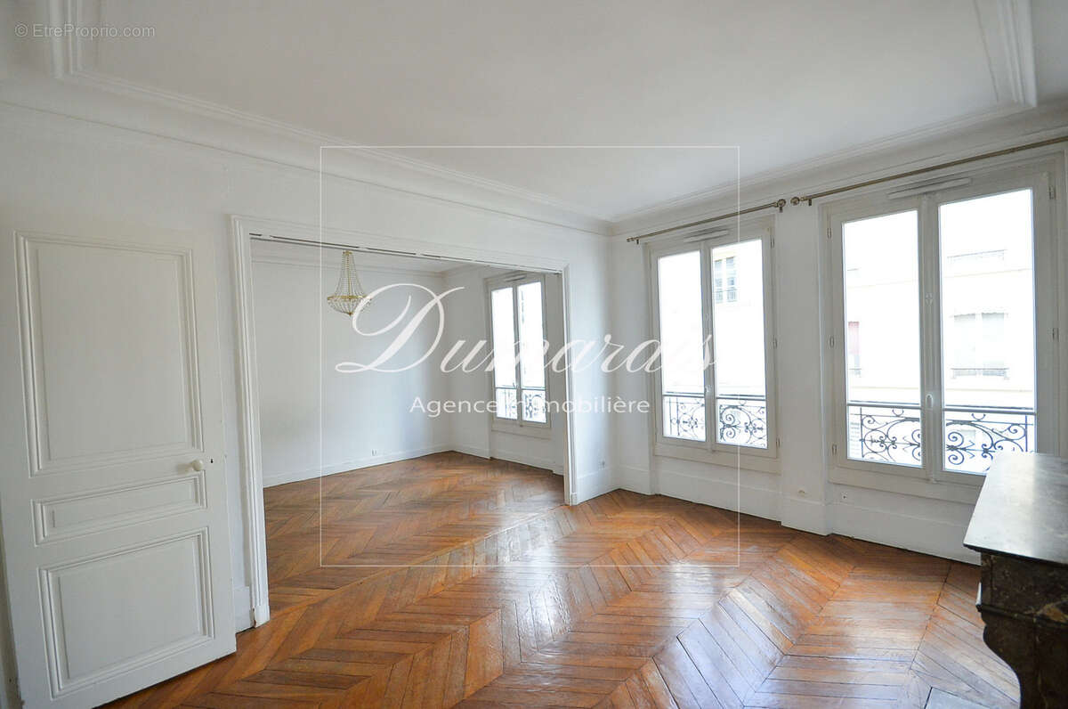 Appartement à PARIS-4E