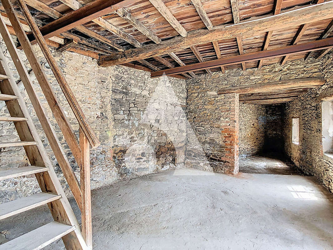 Maison à GREZIEU-LE-MARCHE