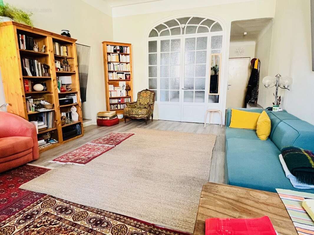 Appartement à MARSEILLE-1E