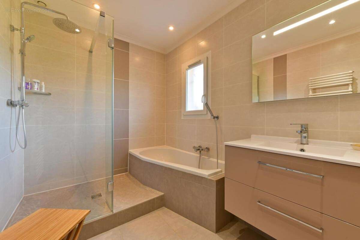 Maison à SAINTE-CONSORCE