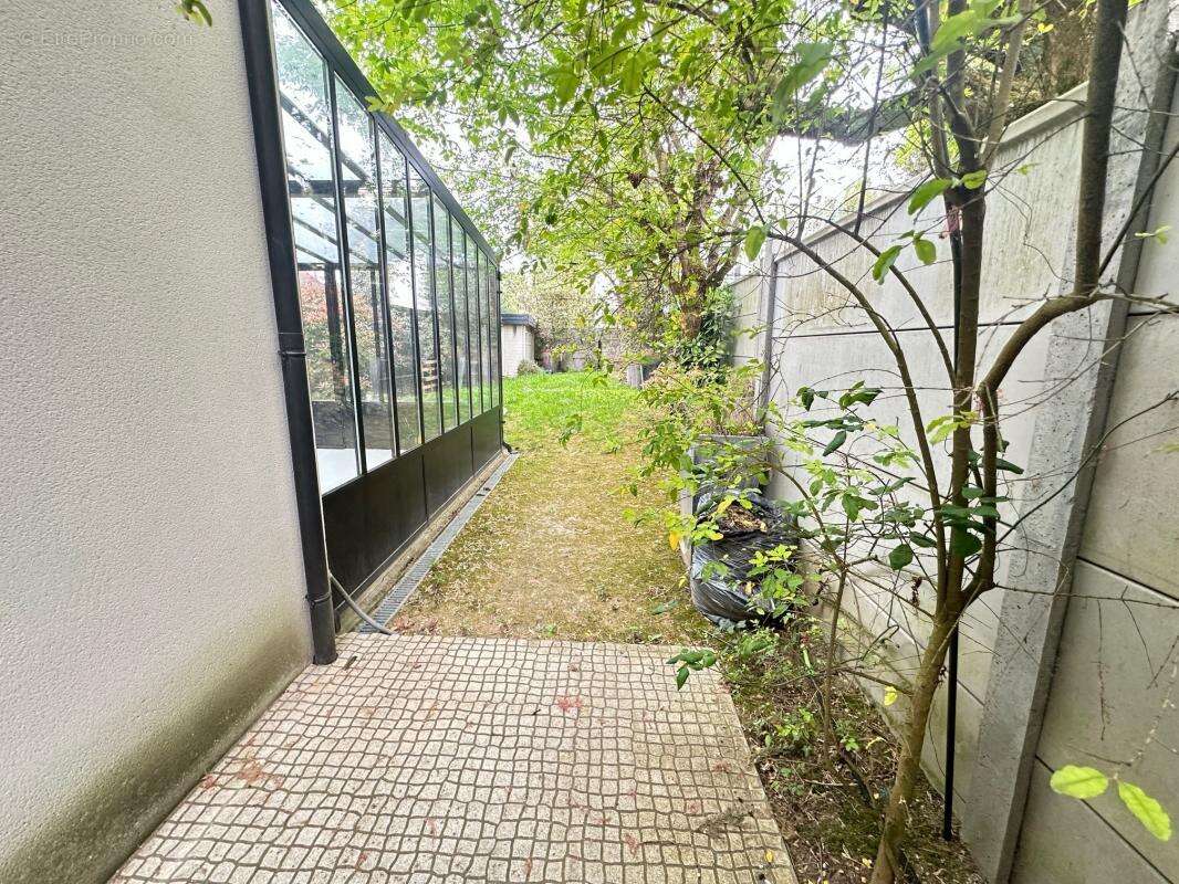 Maison à SAINT-MAUR-DES-FOSSES