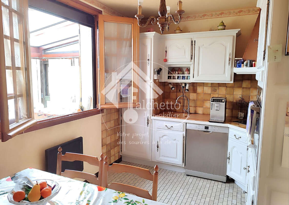 Maison à LA ROCHE-BLANCHE