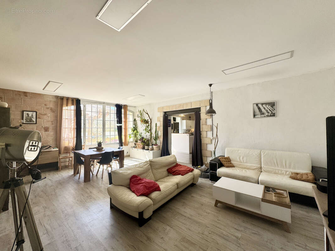 Maison à GALLARGUES-LE-MONTUEUX