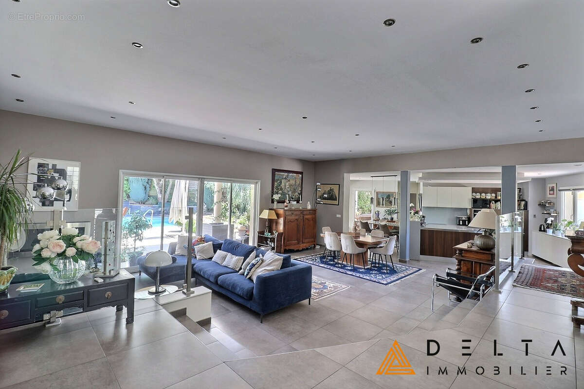 Maison 185 m² sur terrain de 1502 m² avec piscine - photo 5