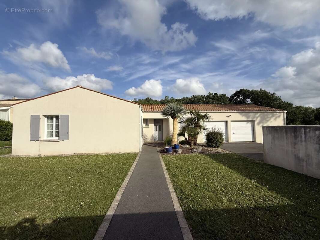 Maison à PISANY