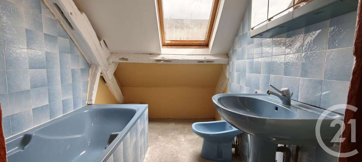 Maison à LA BAZOCHE-GOUET