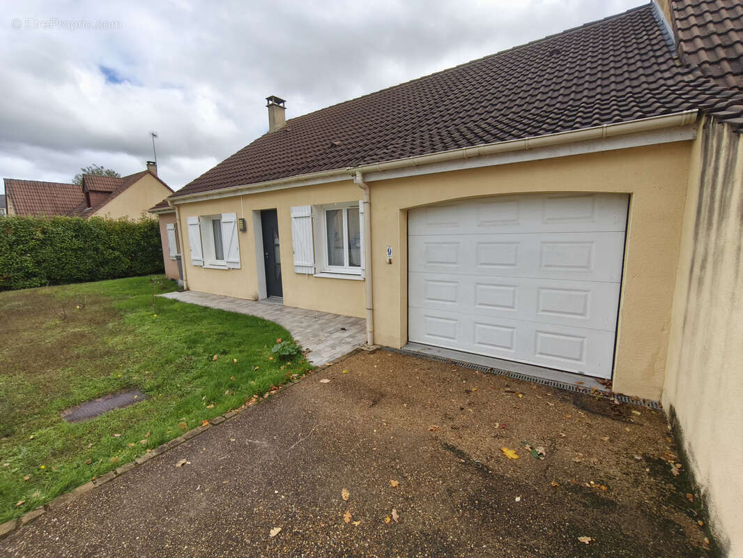Maison à ROEZE-SUR-SARTHE