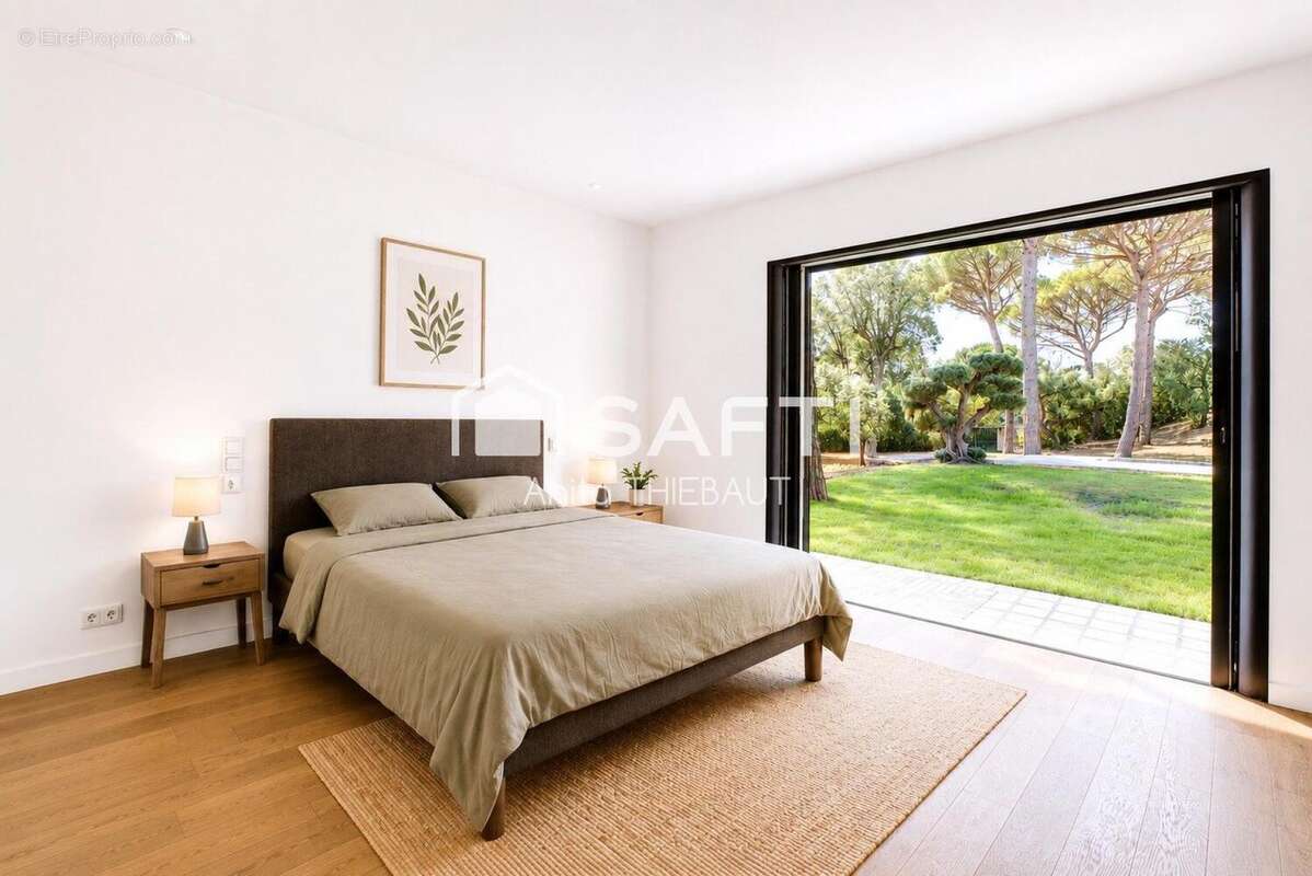 Photo 9 - Maison à ROQUEBRUNE-SUR-ARGENS