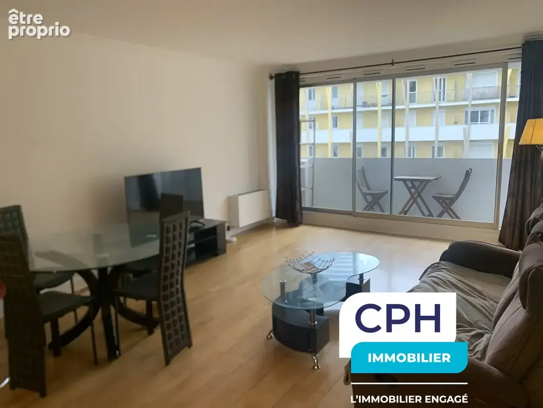 Appartement à COURBEVOIE