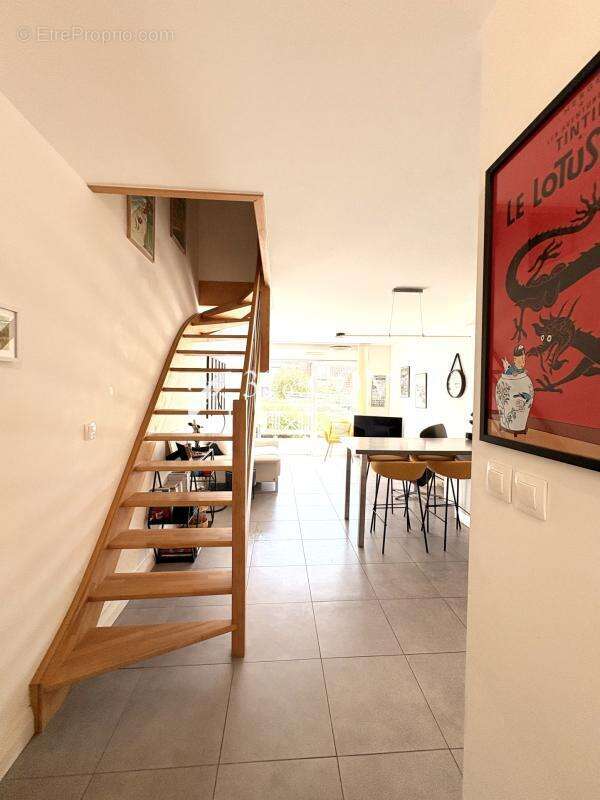 APPARTEMENT ENTREE PRIVATIVE avec stationnement et grande ca - photo 5