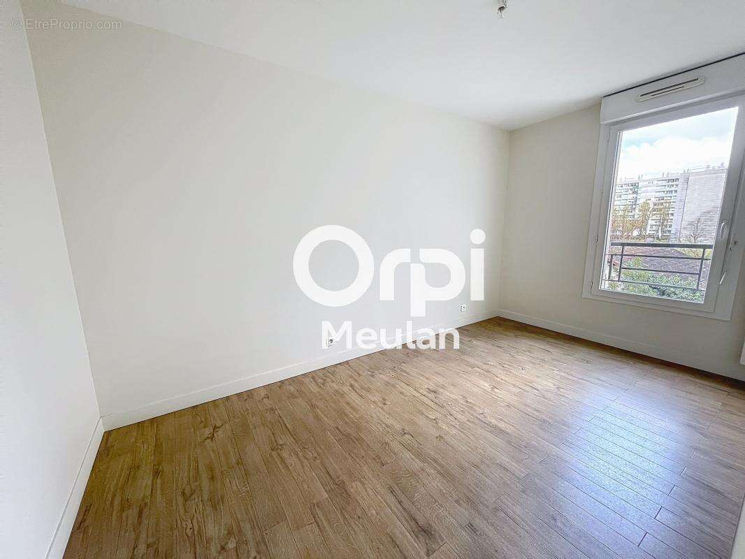 Appartement à LES MUREAUX