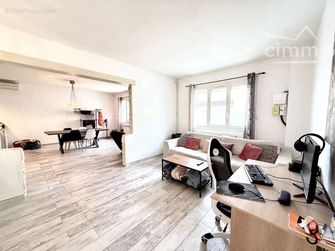 Maison à PORT-SAINT-LOUIS-DU-RHONE