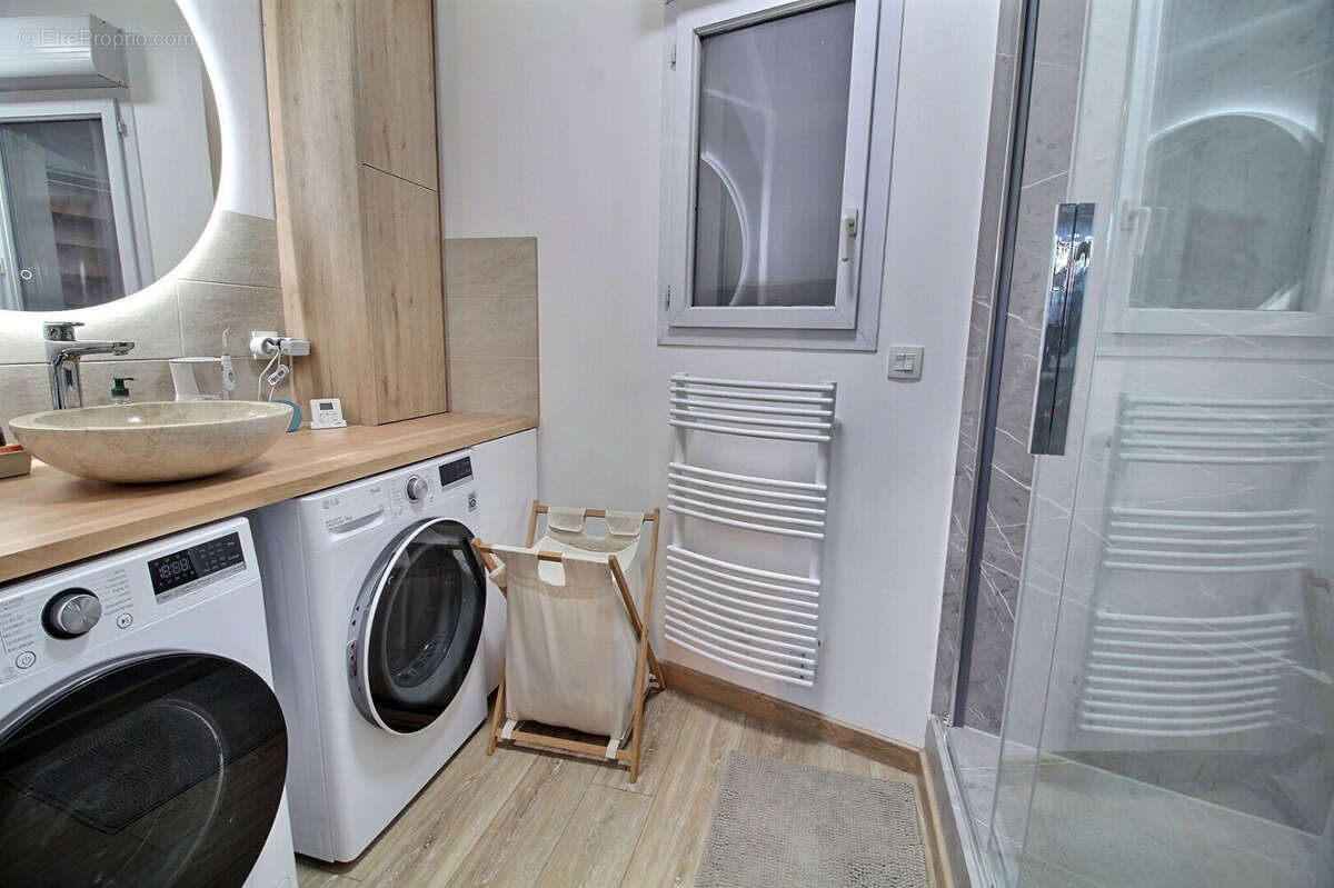 Appartement à LA GARENNE-COLOMBES