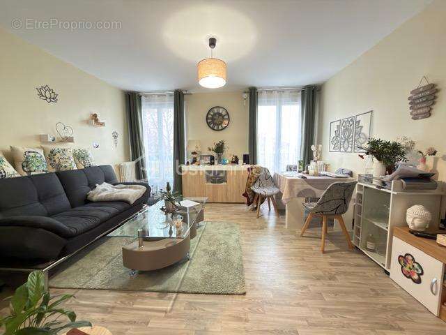 Appartement à VERNEUIL-L'ETANG