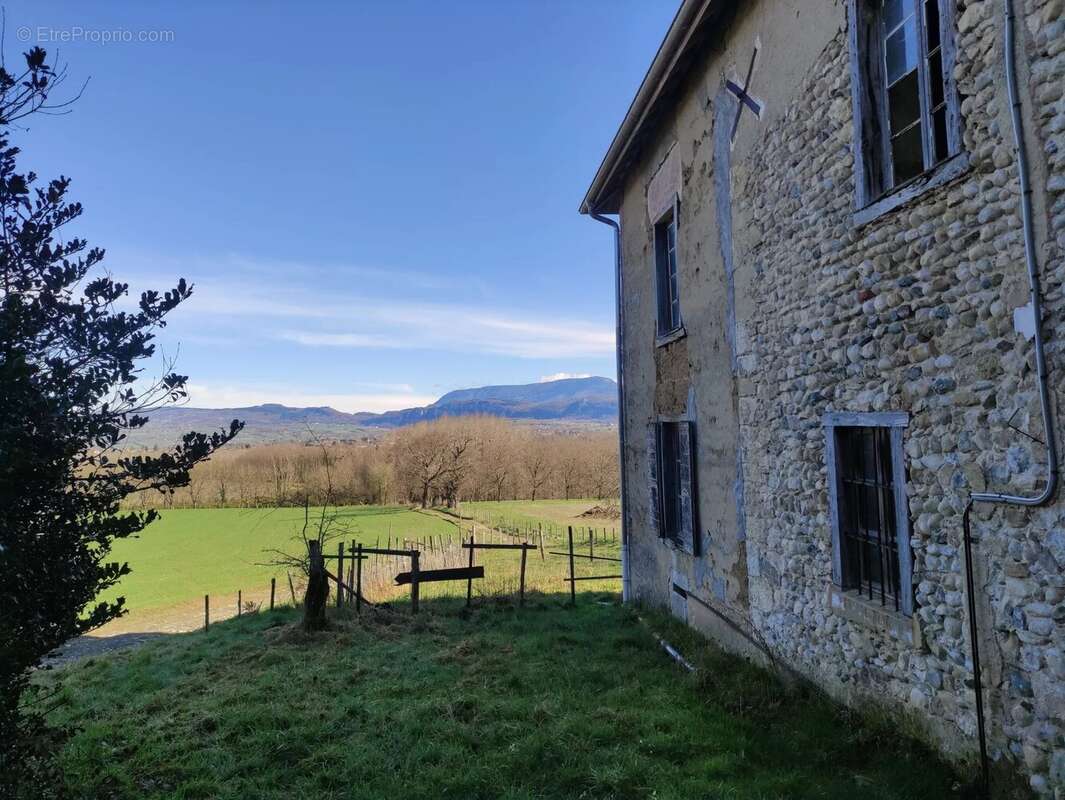 Appartement à SAINT-JEAN-D&#039;AVELANNE