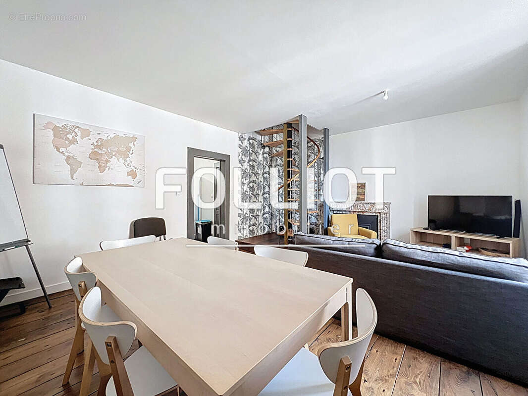 Appartement à FOUGERES