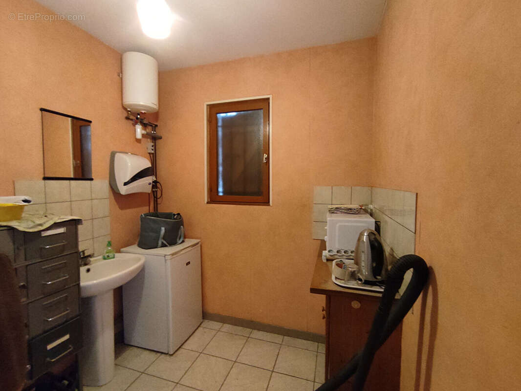 Commerce à SEBONCOURT