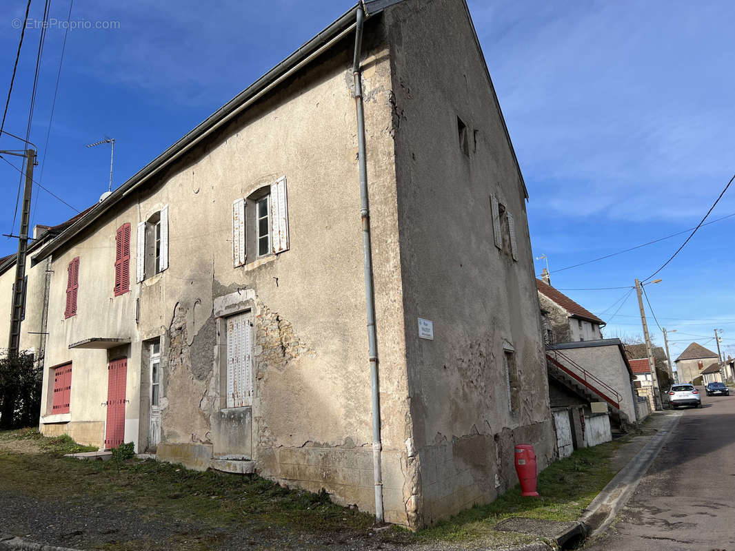 Maison à IVRY-EN-MONTAGNE