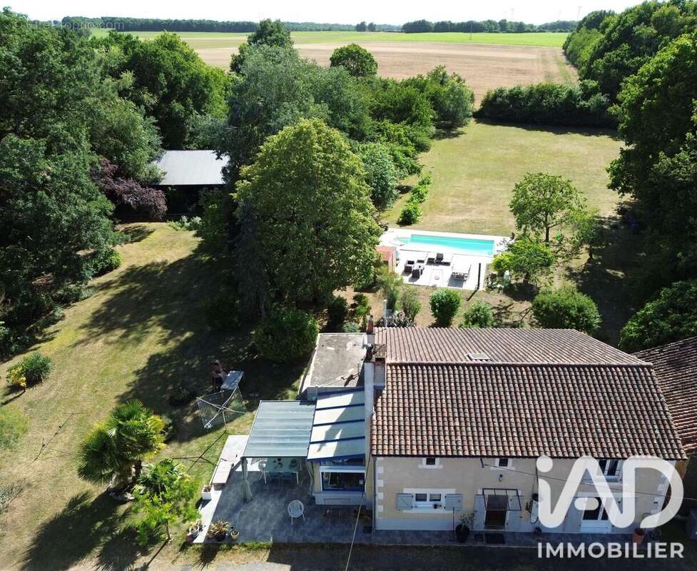 Photo 2 - Maison à SAINT-SECONDIN