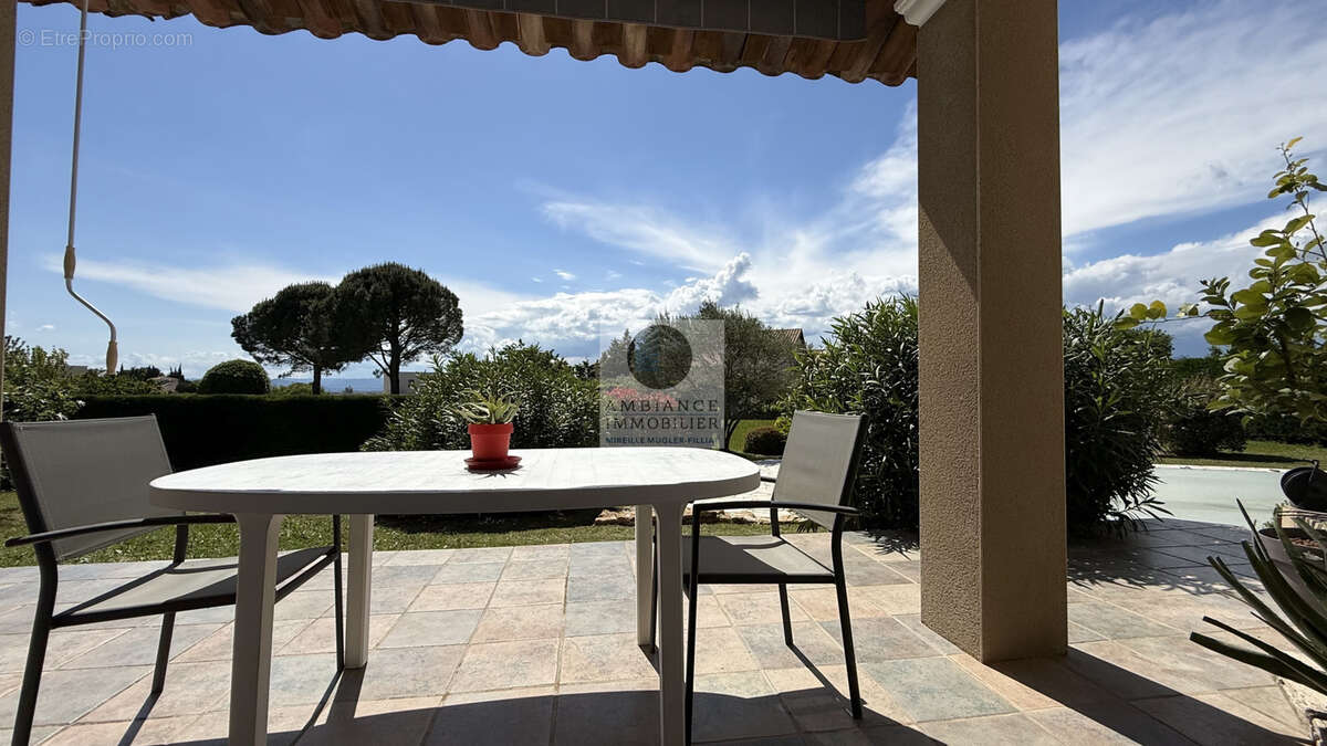 Maison à ETOILE-SUR-RHONE