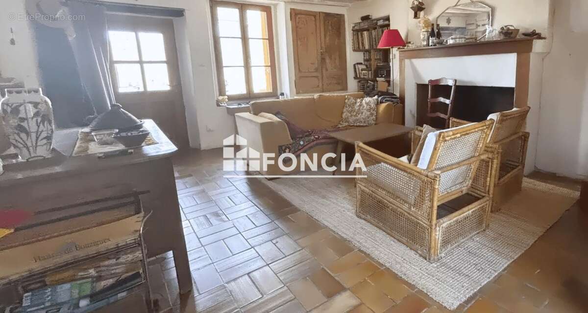 Maison de caractère en pierre avec jardin clos, studio indépendant et dépendances : un lieu de vie authentique aux multiples pos - photo 5