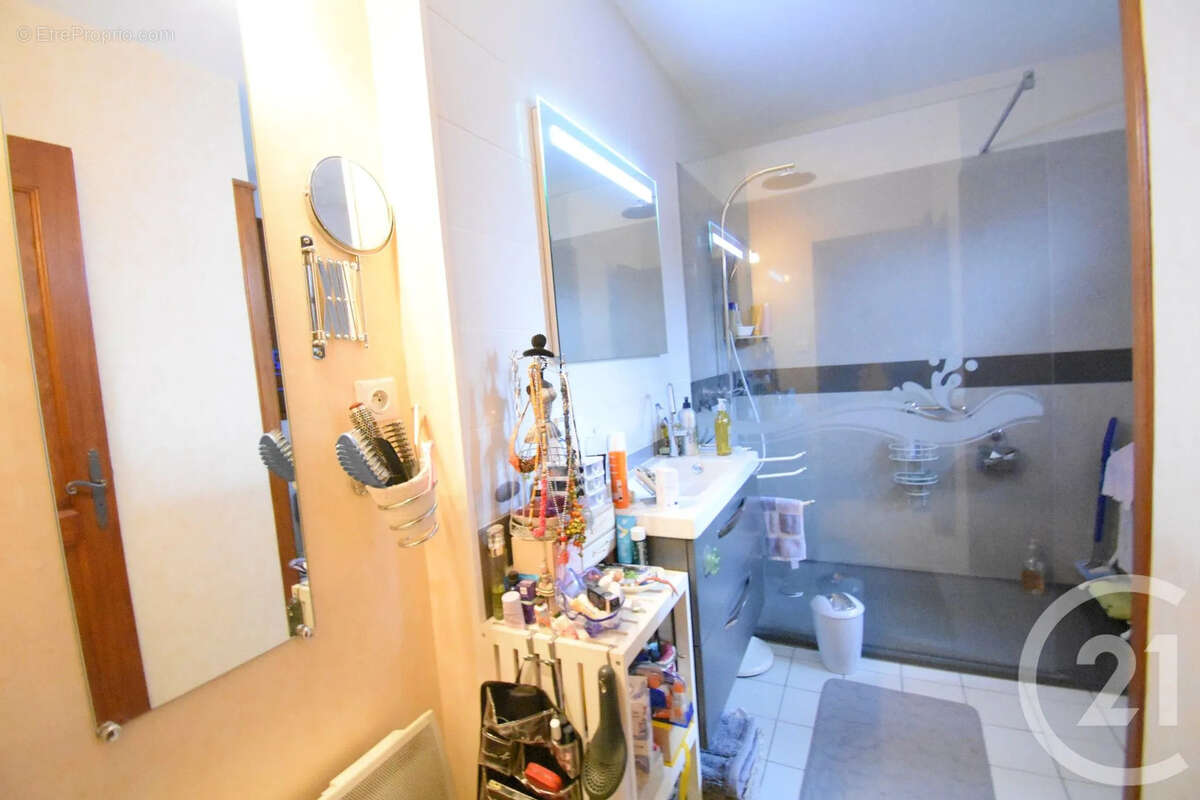 Maison 148 m² à Saint-Christophe  - photo 6