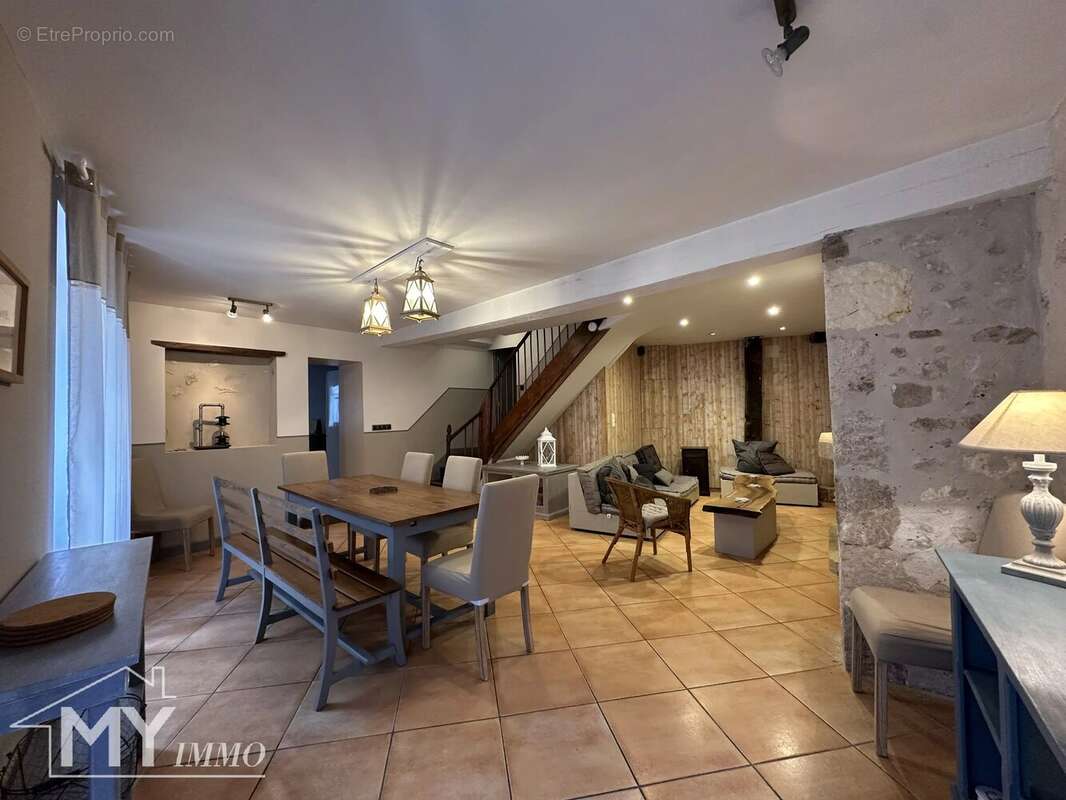 Maison à ISSIGEAC