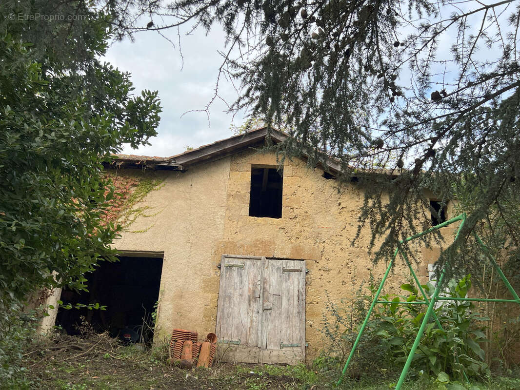 Bastide et dépendances sur 11 hectares - photo 8