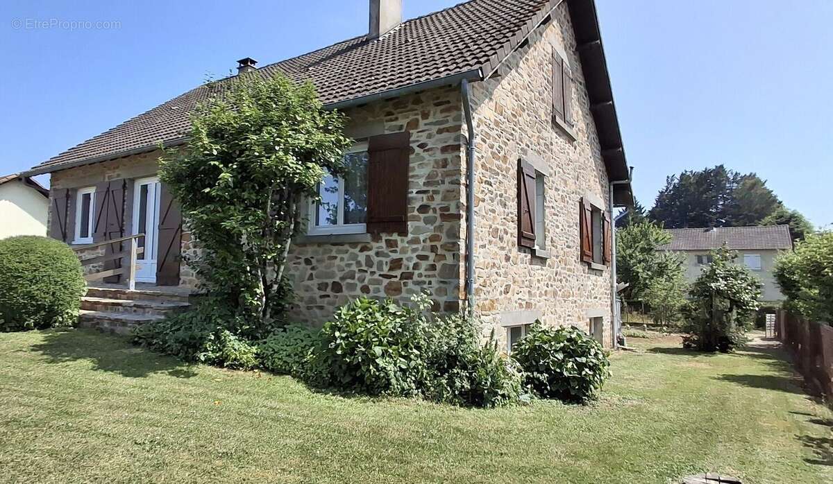 Maison à LANOUAILLE
