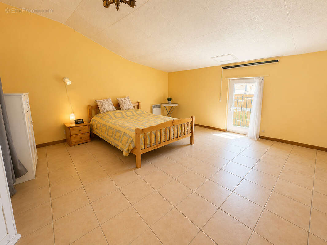 Maison de village avec cour et garage - photo 11