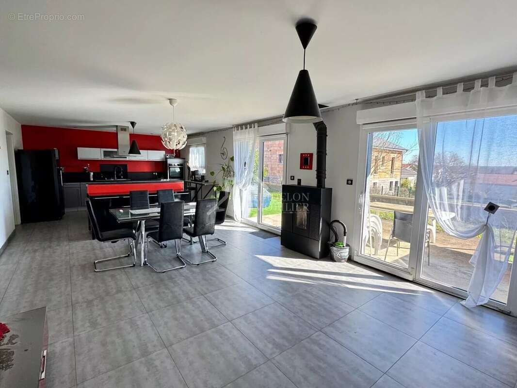 Maison à JEZAINVILLE