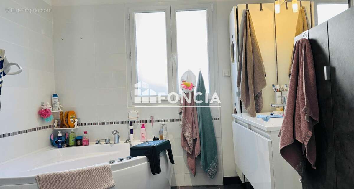 Maison à SAINT-MARTIN-D'URIAGE