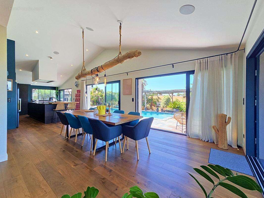 Maison 328 m² à L'houmeau  - photo 7
