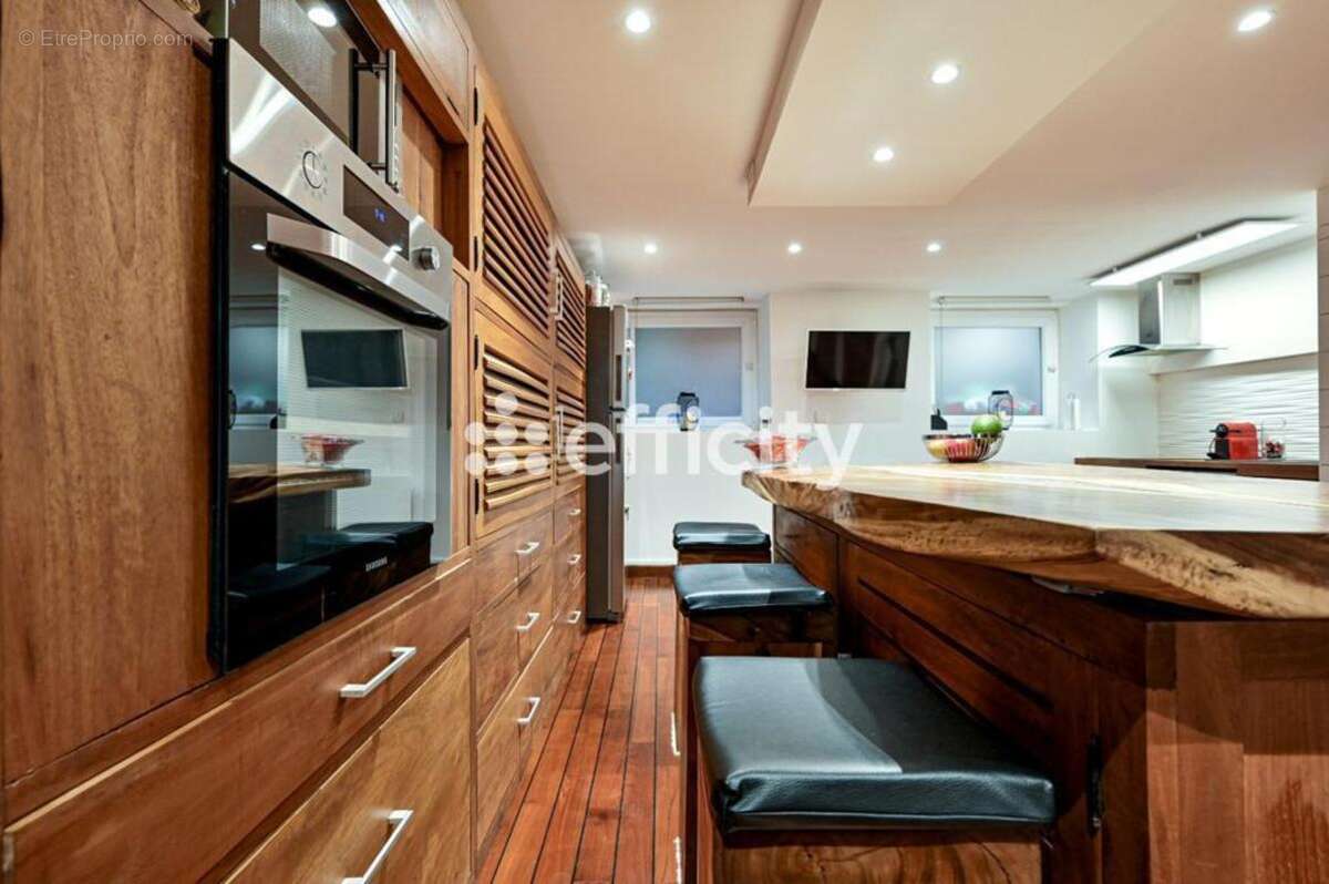 Appartement à MARSEILLE-6E