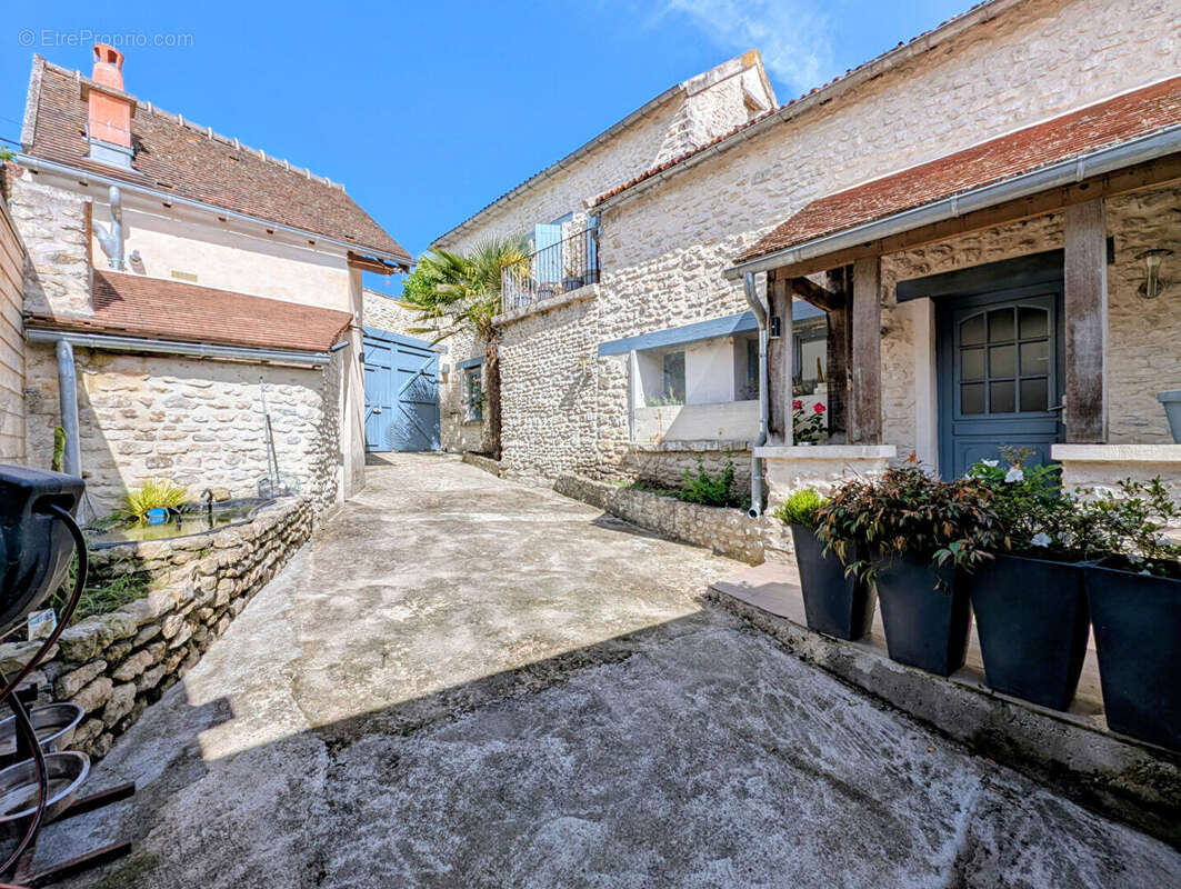Maison à MILLY-LA-FORET