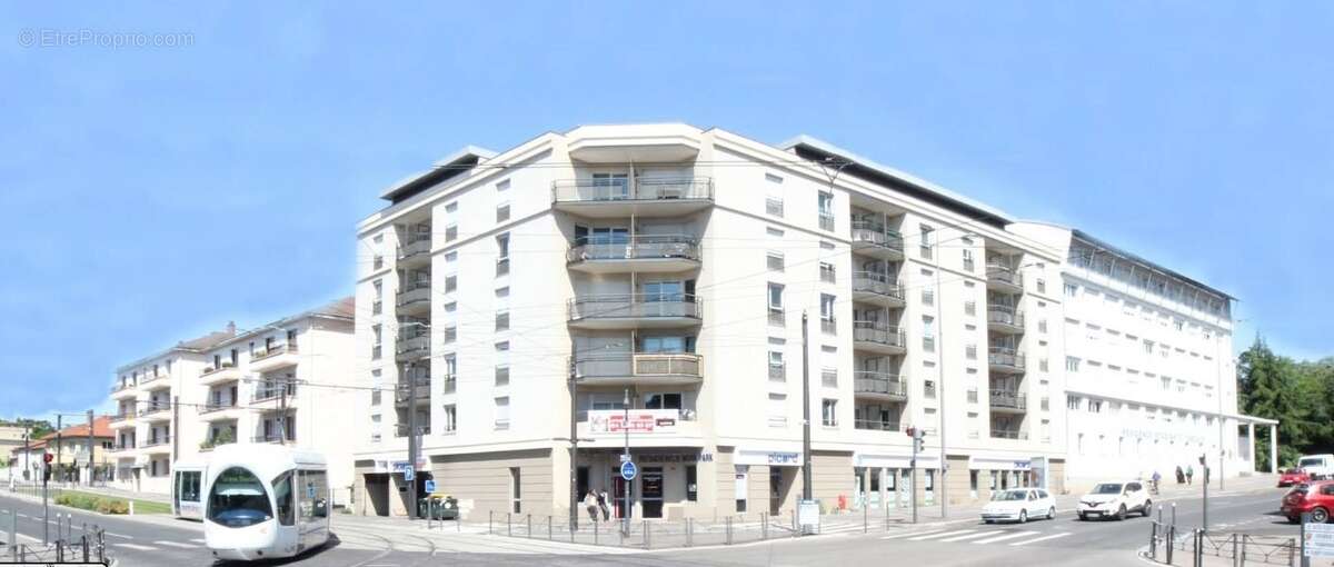 Appartement à BRON