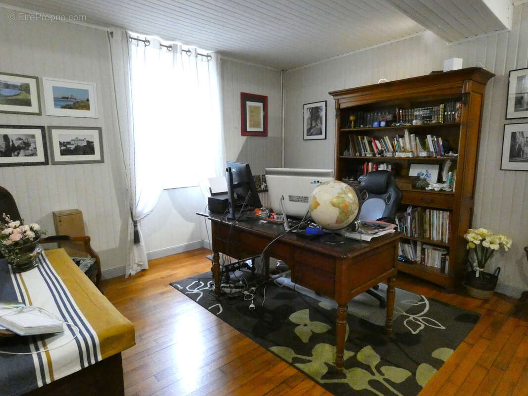 Maison à SAINT-LEON-SUR-L'ISLE