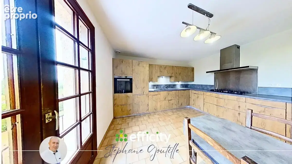 Maison 114 m² à Le Bois-D'oingt  - photo 11