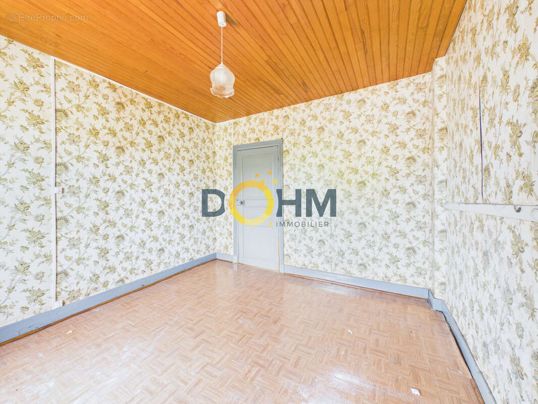 Maison de 138 m2 avec grange et terrain   Charbonnier-les-Mines - photo 10