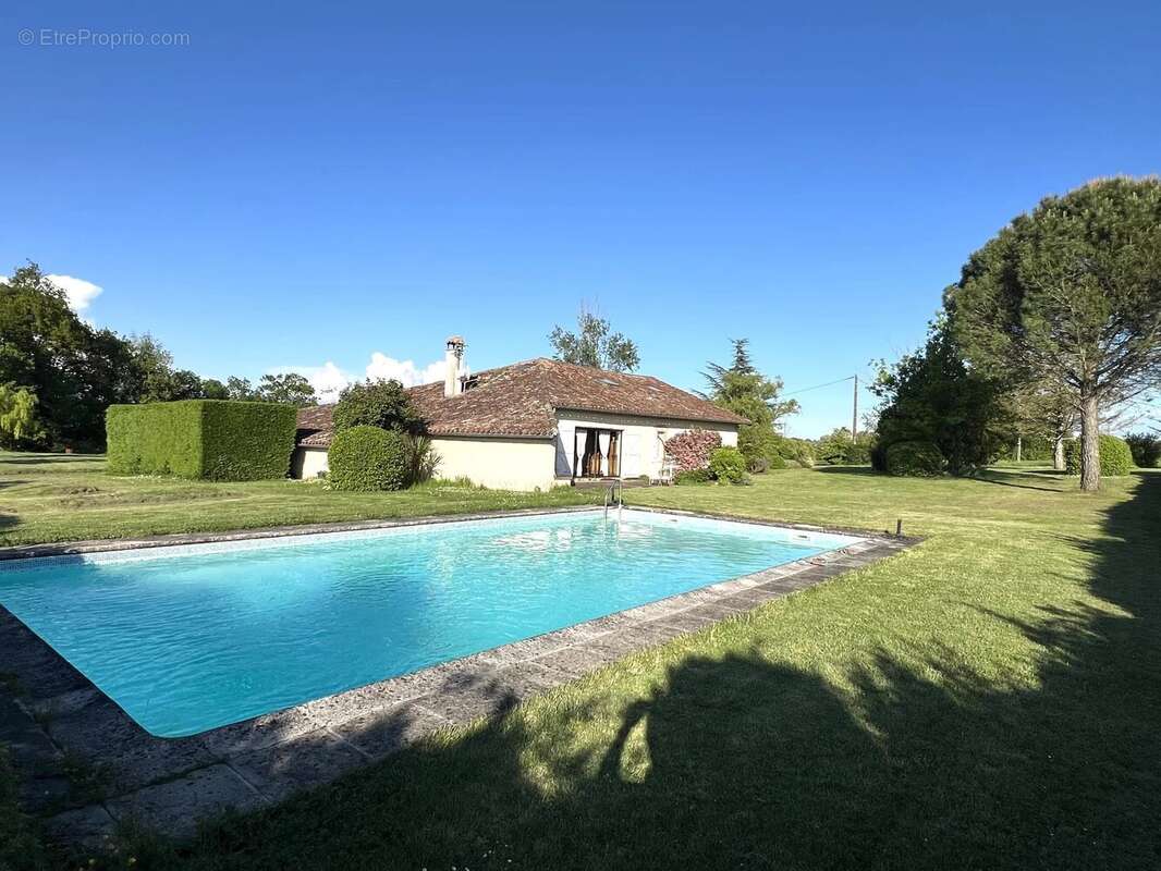 Maison à ESCORNEBOEUF