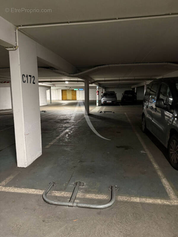 Parking à LE MANS